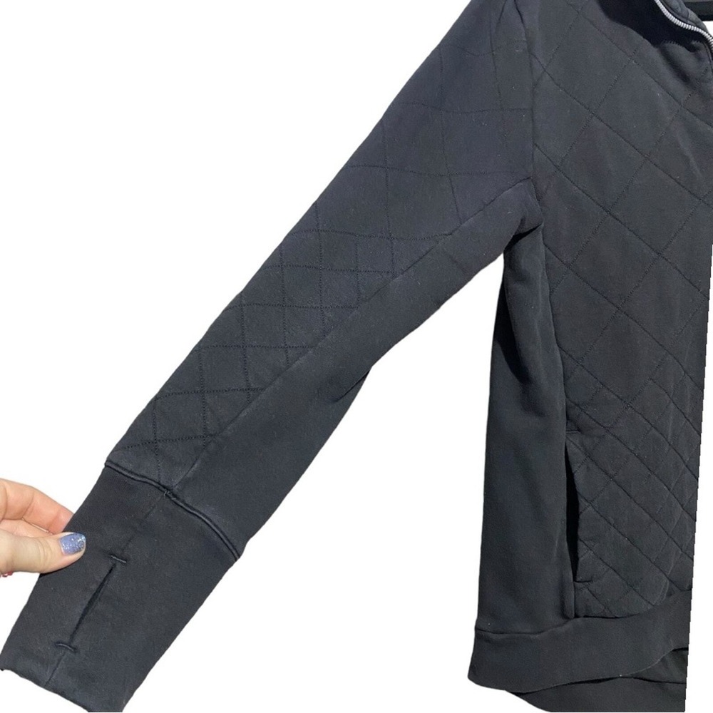 Lululemon black quilted forever warm pullover in excellent condition women's 8 - Picture 7 of 10